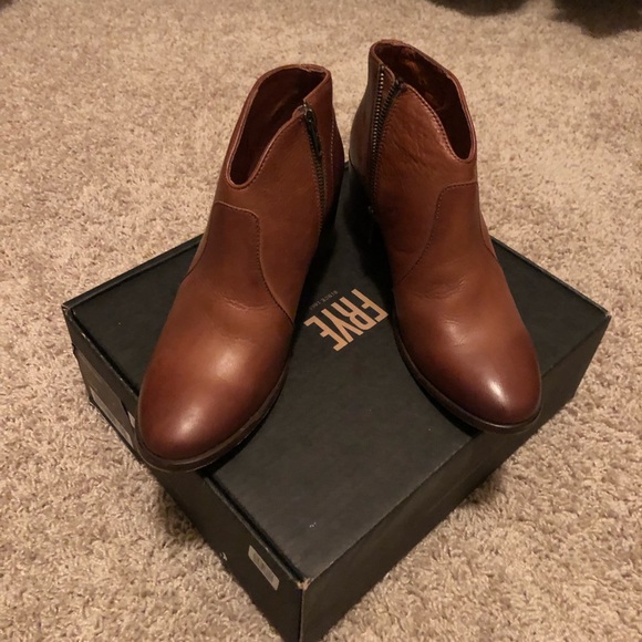 Frye Shoes - Frye Nora short boot - Nora zip short Frye Shoes - Frye Nora short boot - Nora zip short